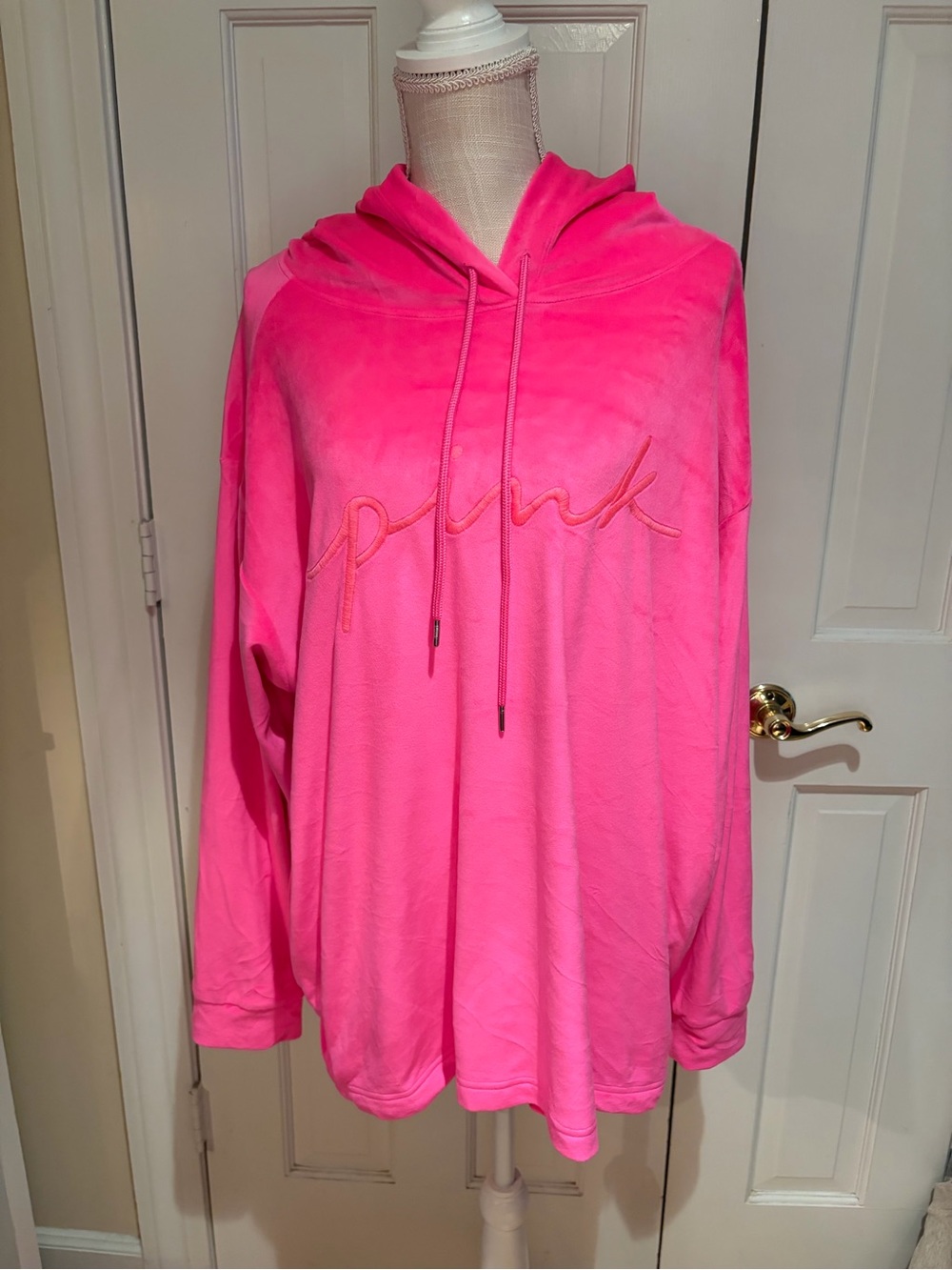 PINK. Victoria Secret Hoodie Sweatshirt - size  XL. NWOT